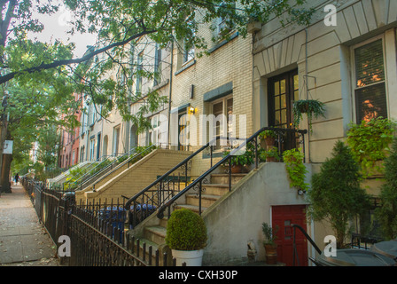 Hoboken, New Jersey, Etats-Unis, Street Scenes, Townhouses,'Row Housess' Steps bâtiments, maisons en grès brun, scène de rue d'époque aux états-unis Banque D'Images