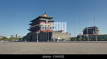 Zhengyangmen tour et c'est tour de flèche, situé au côté sud de la place Tiananmen, à Beijing Banque D'Images