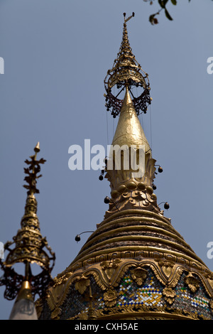 Le chedi du Wat Buppharam Temple bouddhiste à Chiang Mai Banque D'Images