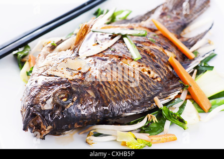 Frit tilapia style asiatique Banque D'Images