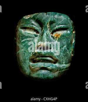 Masque Masque olmèque en jade 10ème 6ème siècle avant J.-C. Le Mexique, la Méso-Amérique Jadéite Olmèque 17,1 x 16,5 cm Banque D'Images