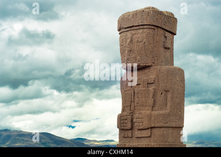 Monolith à ruines de Tiwanaku, Bolivie Banque D'Images