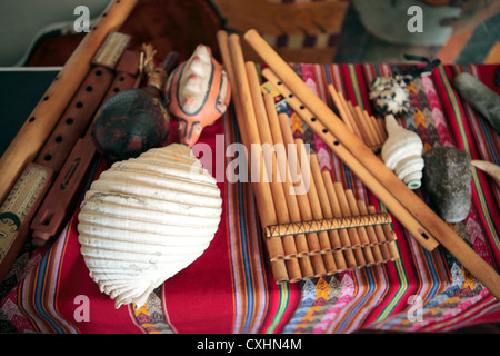 Instruments de musique traditionnels, Lima, Pérou Banque D'Images