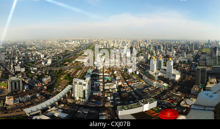 Panorama de Bangkok depuis le toit de l'hôtel Baiyoke Sky plus, en Thaïlande. Banque D'Images