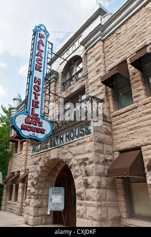 L'Arkansas, Eureka Springs, Palace Bath House, construit en 1901. Banque D'Images