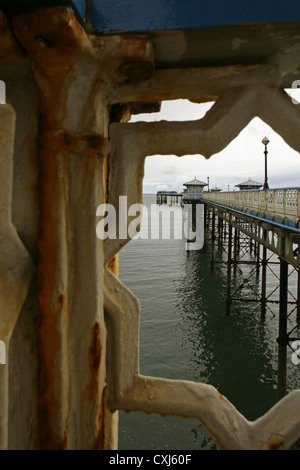 La plus longue jetée au Pays de Galles, à Llandudno, Conwy, construit en 1878, dans le Nord du Pays de Galles. Banque D'Images