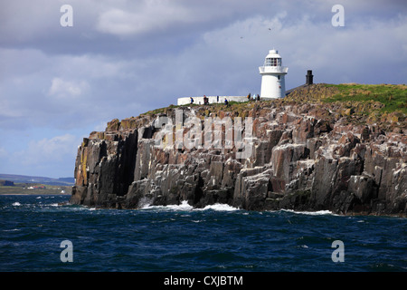 L'île de Farne intérieure montrant le phare. Banque D'Images