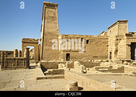 Egypte Assouan le Temple de Philae Vue latérale Banque D'Images