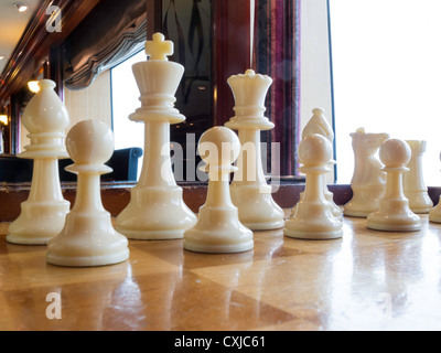 Pièces des échecs sur l'Échiquier Banque D'Images
