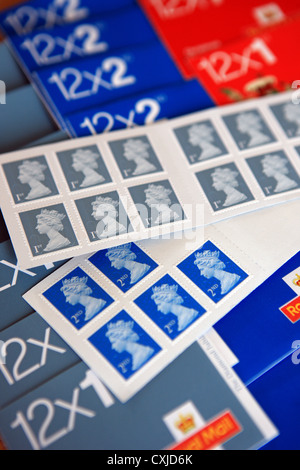 Royal Mail 1ère et 2e classe stamps Banque D'Images