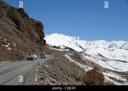 Paysage près de baralacha la (bara-lacha-col, 4890m), manali leh-autoroute, lahaul et spiti, Himachal Pradesh, Inde Banque D'Images