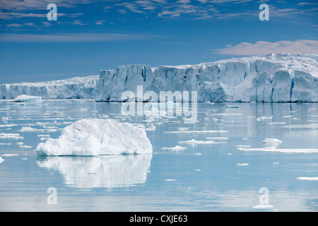 Nordaustlandet côte, l'île de Svalbard, mer de Barents, Norvège. Banque D'Images