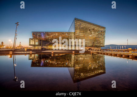 Harpa Concert Hall et centre de conférences, Reykjavik, Islande Banque D'Images