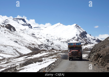 Paysage près de baralacha la (bara-lacha-col, 4890m), manali leh-autoroute, lahaul et spiti, Himachal Pradesh, Inde Banque D'Images