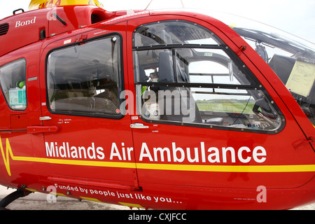 Un hélicoptère Eurocopter EC135 utilisé par le service d'ambulance aérienne East Midlands Banque D'Images