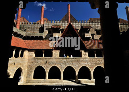 Le Portugal, Minho : Patio du Duque's Palace de Guimaraes Banque D'Images