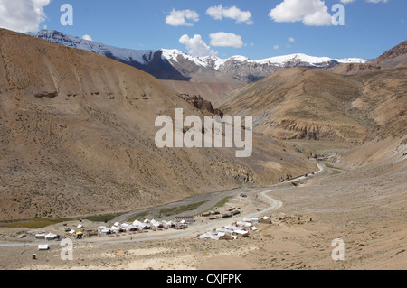 Camp de travailleurs à Pang, manali leh-autoroute, Jammu-et-Cachemire, l'Inde Banque D'Images