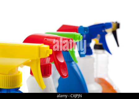 Rangée de couleur différentes buses de nettoyage de bouteilles Banque D'Images