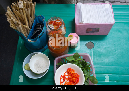 La présentation en tableau simple street cafe Vietnam Banque D'Images