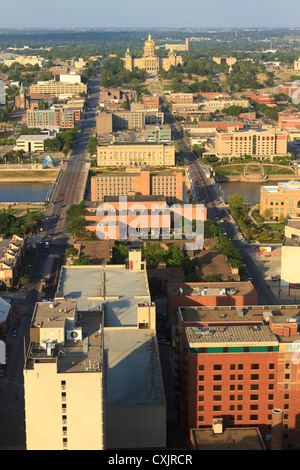 Vue aérienne de Des Moines édifices du centre-ville et de l'Iowa State Capitol building Banque D'Images