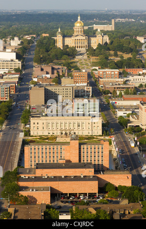 Vue aérienne de Des Moines édifices du centre-ville et de l'Iowa State Capitol building Banque D'Images