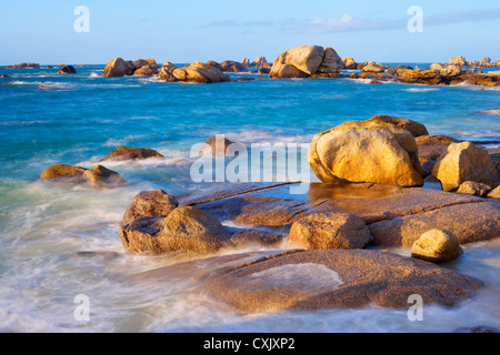 Côte Rocheuse, Brignogan-Plage, Finistère, Bretagne, France Banque D'Images