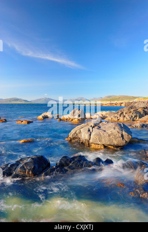 Côte sauvage le long de son de Taransay, Isle of Harris, Hébrides extérieures, en Écosse Banque D'Images