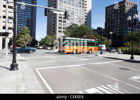 Boston, Old Town Trolley Bus touristique en prenant les visiteurs à Boston sur un tour de la ville, Septembre 2012 Banque D'Images