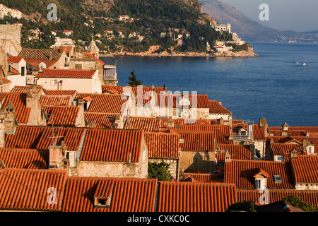 Les toits de tuiles rouges Dubrovnik Croatie Banque D'Images
