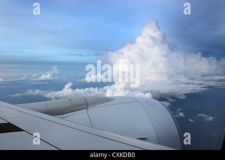 Voir par la fenêtre d'un Boeing 777. Banque D'Images