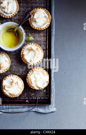 Tartelettes au citron meringuée Banque D'Images