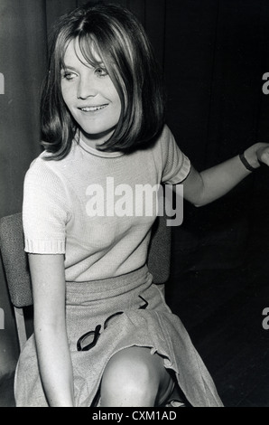 SANDIE SHAW la chanteuse pop britannique en avril 1967. Banque D'Images