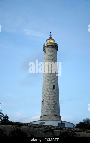 Leuchtturm, El Faro, La Cala de Mijas, Malaga Andalousie, Espagne, en lumière du soir. Banque D'Images