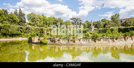 Florence, Italie. Vieux Jardins de Boboli au cours d'une journée ensoleillée en saison estivale Banque D'Images