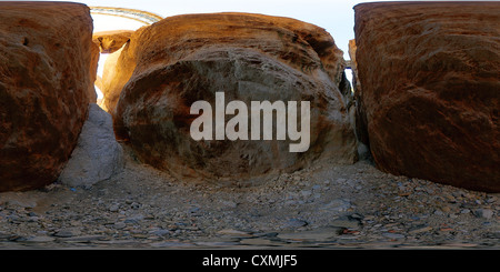 Panorama équirectangulaire du Mascarat Canyon entre Calp et Altea, Alicante Province, Espagne Banque D'Images