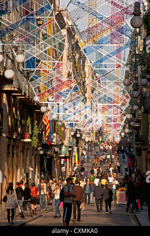 Barcelone, Calle de Ferran Passage de Las Ramblas à la Plaça Reial Banque D'Images