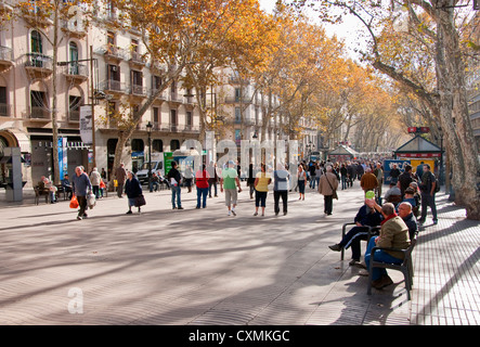 Las Ramblas à Barcelone en automne Banque D'Images