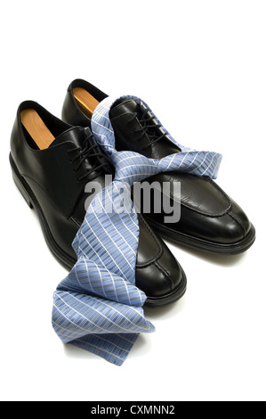 Chaussures en cuir homme et une cravate en soie, des accessoires pour l'homme Banque D'Images