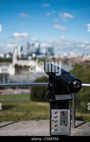 Un paiement à la télescope, sur Londres, à partir de l'Observatoire Royal de Greenwich, London, UK Banque D'Images