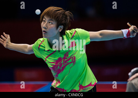 Ding Ning (Chn) gagne le women's tennis de table Médaille d'argent dans les Jeux Olympiques d'été, Londres 2012 Banque D'Images