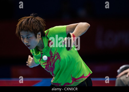 Ding Ning (Chn) gagne le women's tennis de table Médaille d'argent dans les Jeux Olympiques d'été, Londres 2012 Banque D'Images