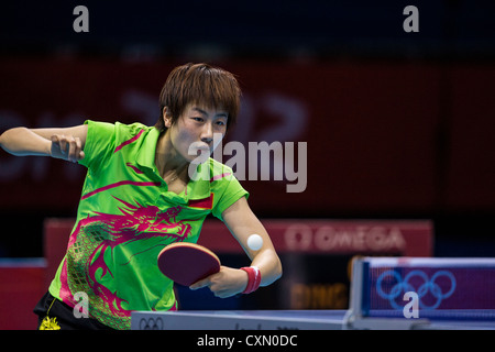 Ding Ning (Chn) gagne le women's tennis de table Médaille d'argent dans les Jeux Olympiques d'été, Londres 2012 Banque D'Images