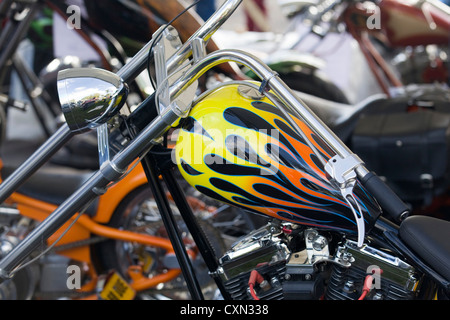 Moto Chopper sur un salon dans le Gloucestershire Angleterre Banque D'Images