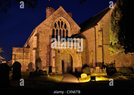 L'église du prieuré de Sainte Marie de nuit, l'Usk, Monmouthshire Banque D'Images