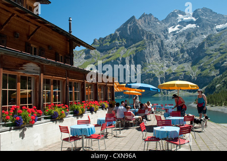 Oeschinen Lake Cafe Suisse Kandersteg Banque D'Images