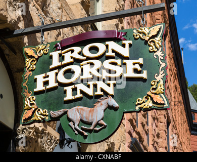 L'Iron Horse Inn sur la rue du bois mort dans la ville historique de Deadwood, Dakota du Sud, USA Banque D'Images