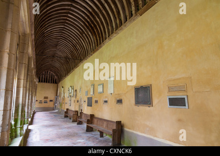 Le cloître de Winchester college Banque D'Images