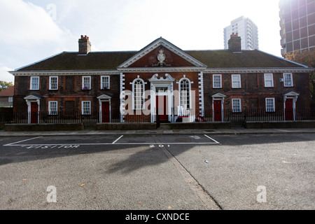 Les tabliers, hospices et Chapelle Freckeisen façon, Tower Hamlets, London, England, UK. Banque D'Images