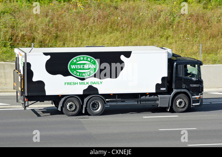 Robert Wiseman Dairies camion de livraison de lait frais Banque D'Images