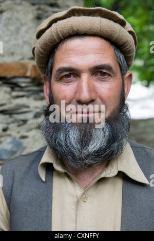 Moyhadin Khan, un musulman converti au village de Kalasha Grum, Rumbur, la vallée de Chitral, Khyber-Pakhtunkhwa, Pakistan Banque D'Images